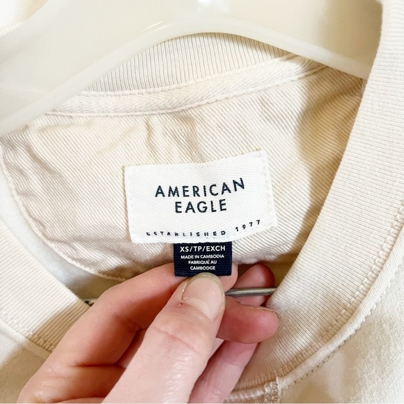 American Eagle Cream Crew Neck - Picture 4 of 4